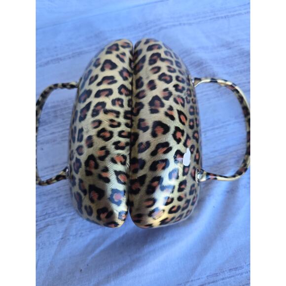 Retro Heart Leopard Sunglasses Women’s Fashion Accessory LP2854G - Picture 3 of 7